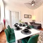 Mitteleuropa Private Parking Apartment