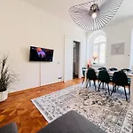 Mitteleuropa Private Parking 아파트