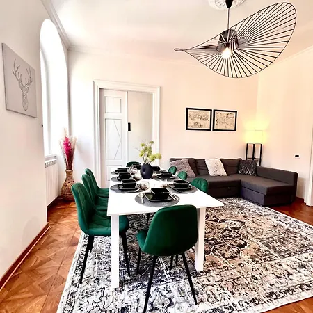 Mitteleuropa Private Parking Apartment