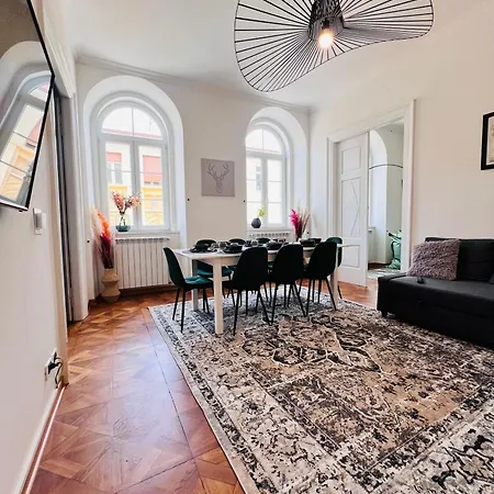 Mitteleuropa Private Parking * Trieszt