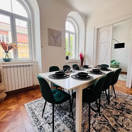 Apartman Mitteleuropa Private Parking Trieszt