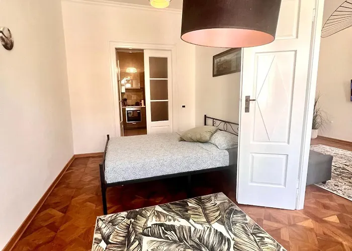 Апартаменты Mitteleuropa Private Parking