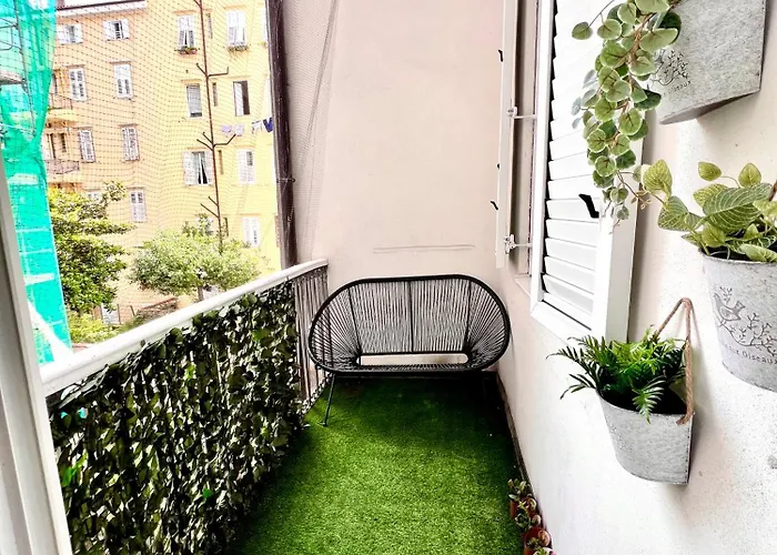 Mitteleuropa Private Parking Апартаменты